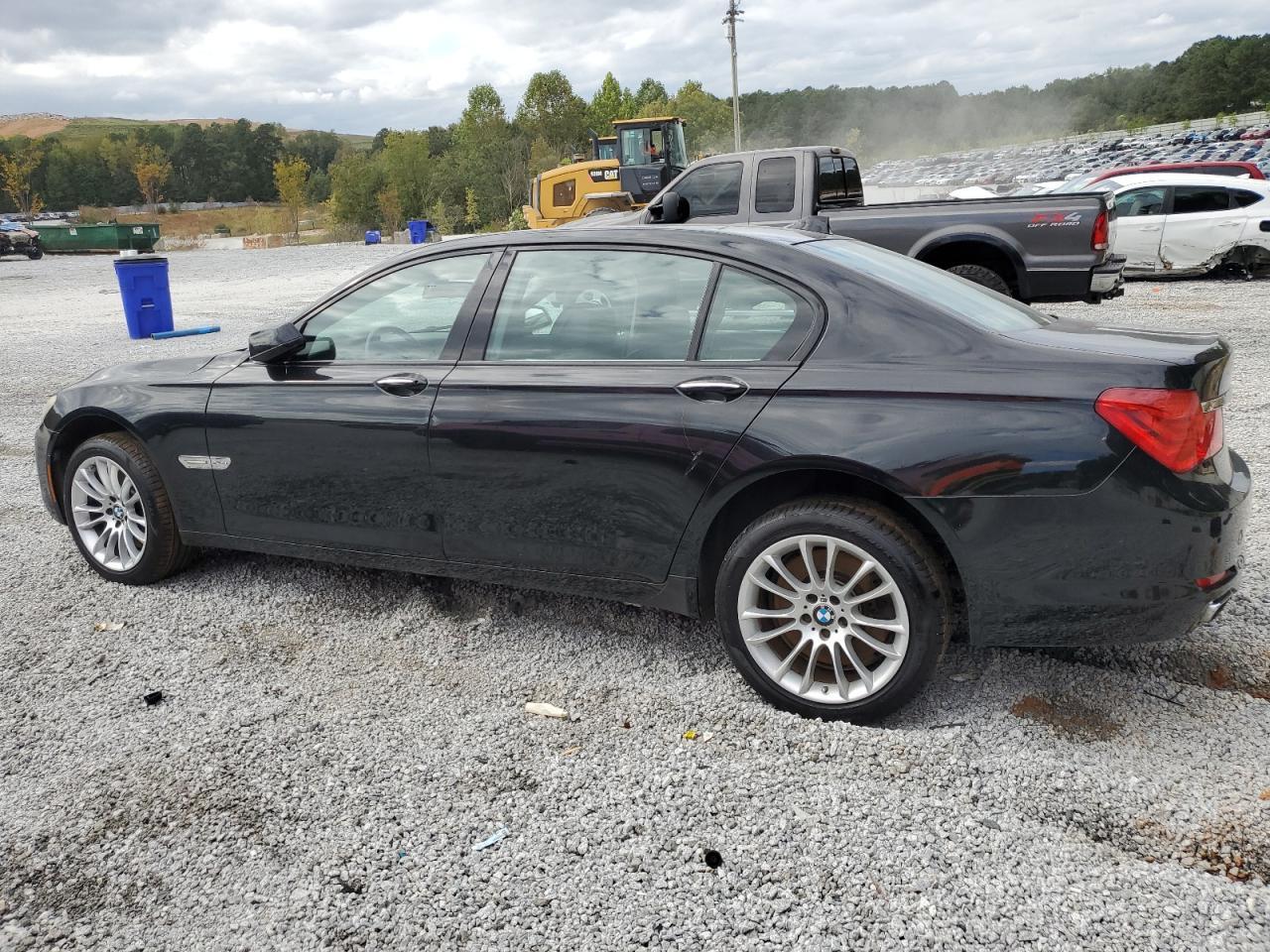 2010 BMW 750 Li xDrive - Image 2