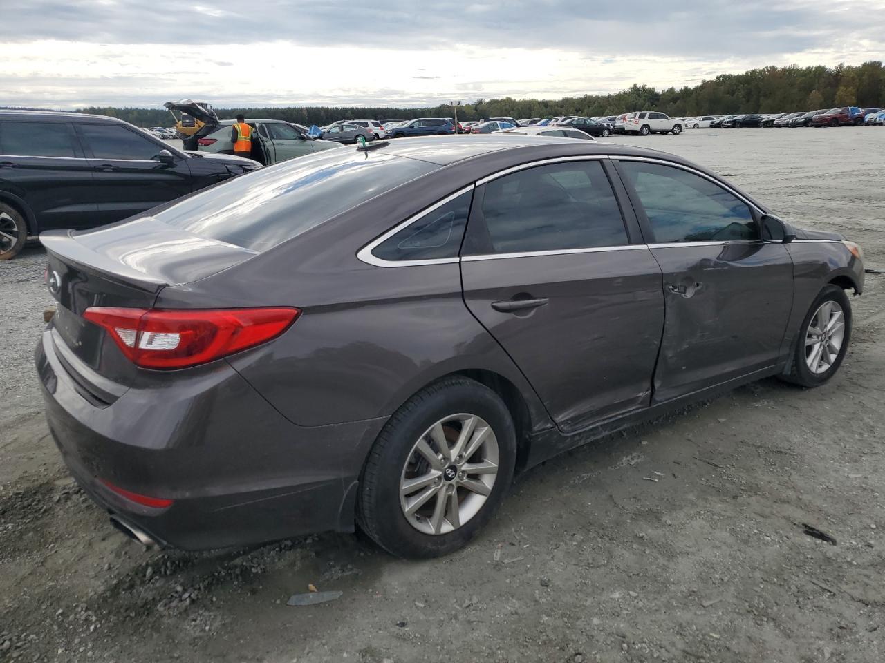 2017 Hyundai Sonata Se - Image 3