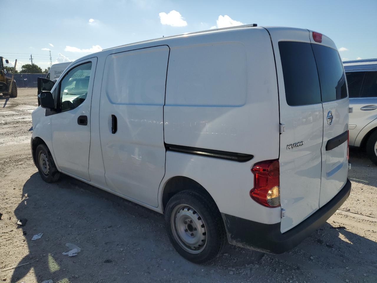 2015 Nissan Nv200 2.5S - Image 2
