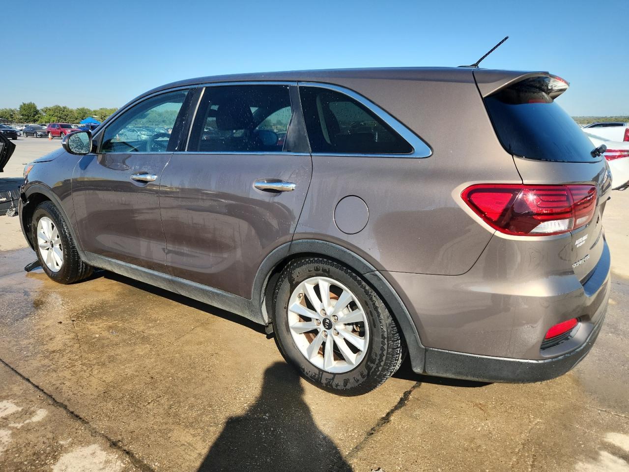 2020 Kia Sorento S - Image 2