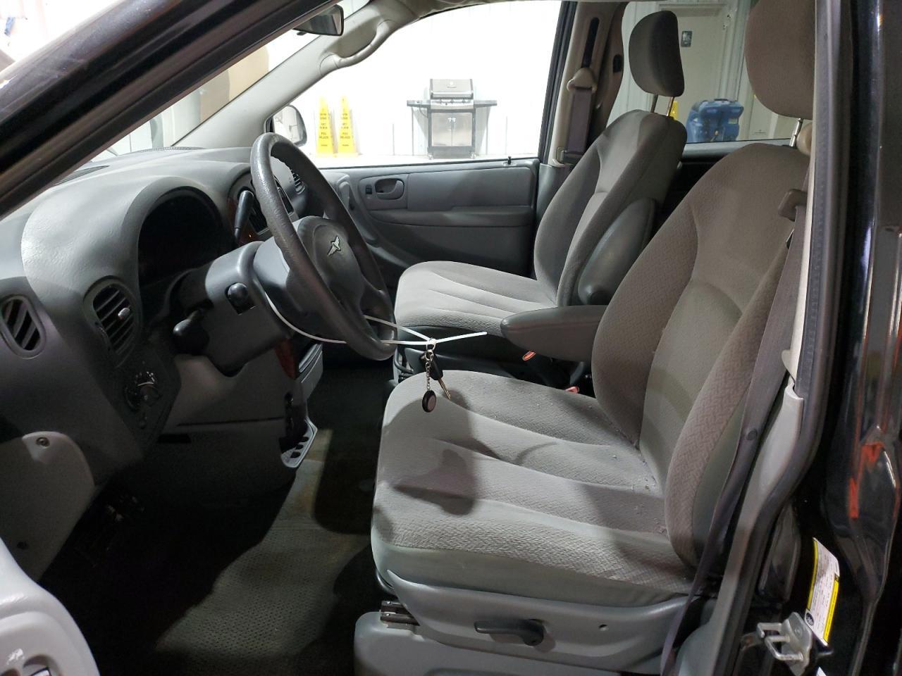 2007 Chrysler Town & Country Lx - Image 7