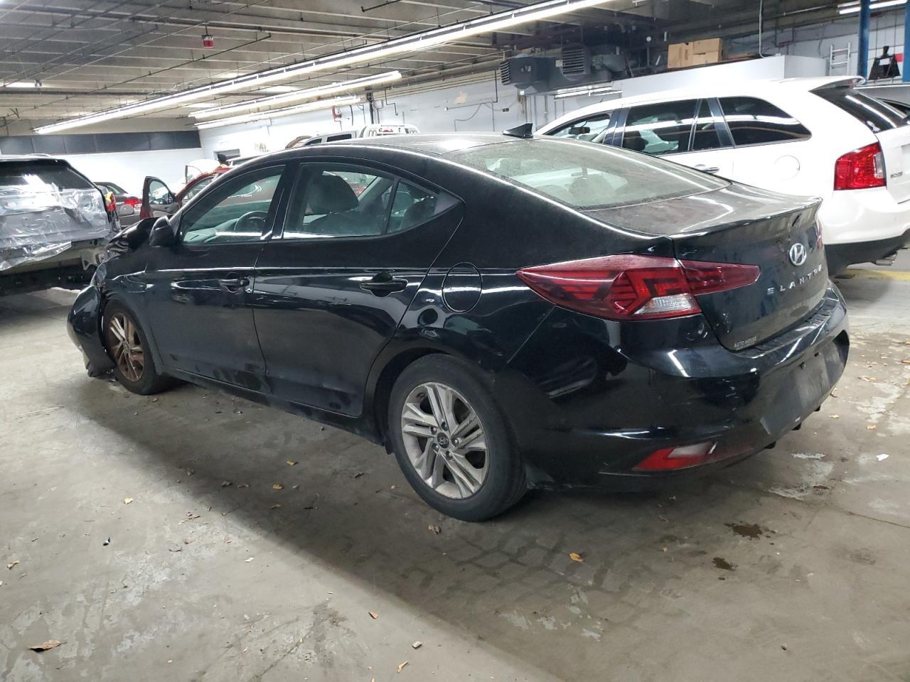 2019 Hyundai Elantra Sel - Фото 2