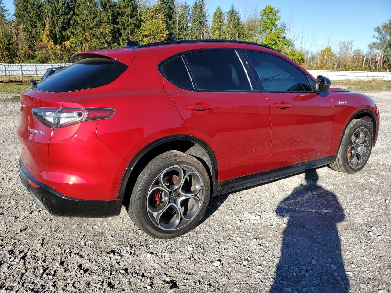 2024 Alfa Romeo Stelvio Ti - Image 3