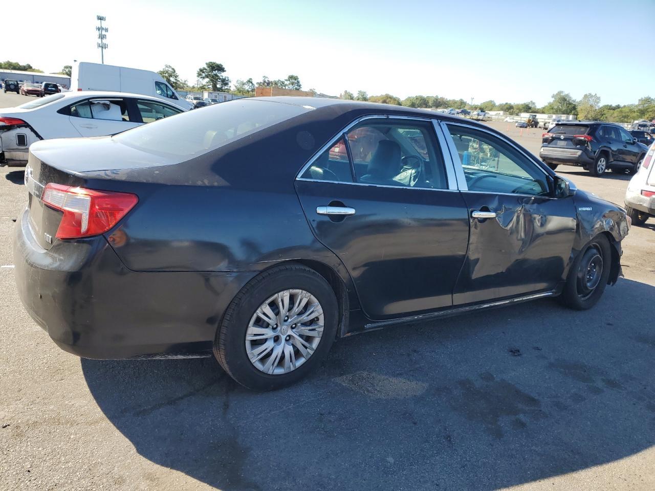 2014 Toyota Camry Hybrid - Фото 3