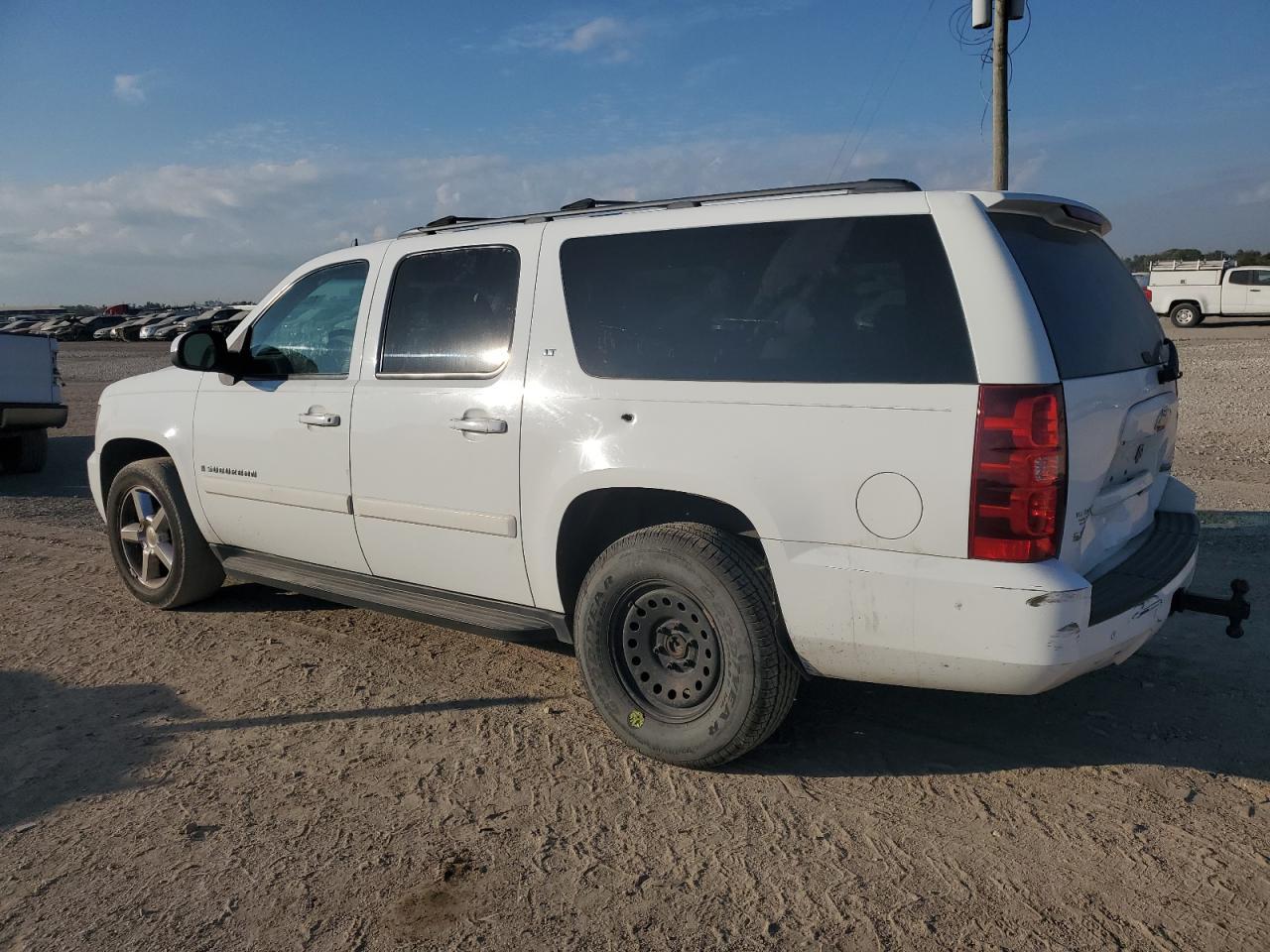 2009 Chevrolet Suburban C1500 Lt - Image 2