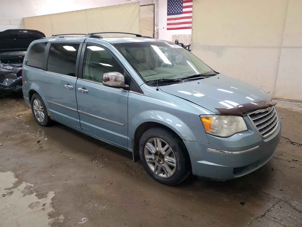 2009 Chrysler Town & Country Limited - Фото 4