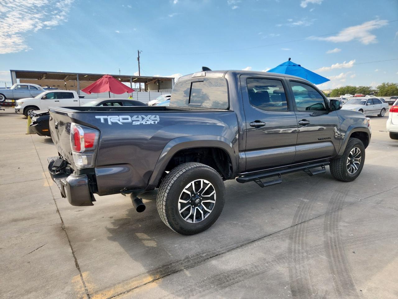 2022 Toyota Tacoma Double Cab - Image 3