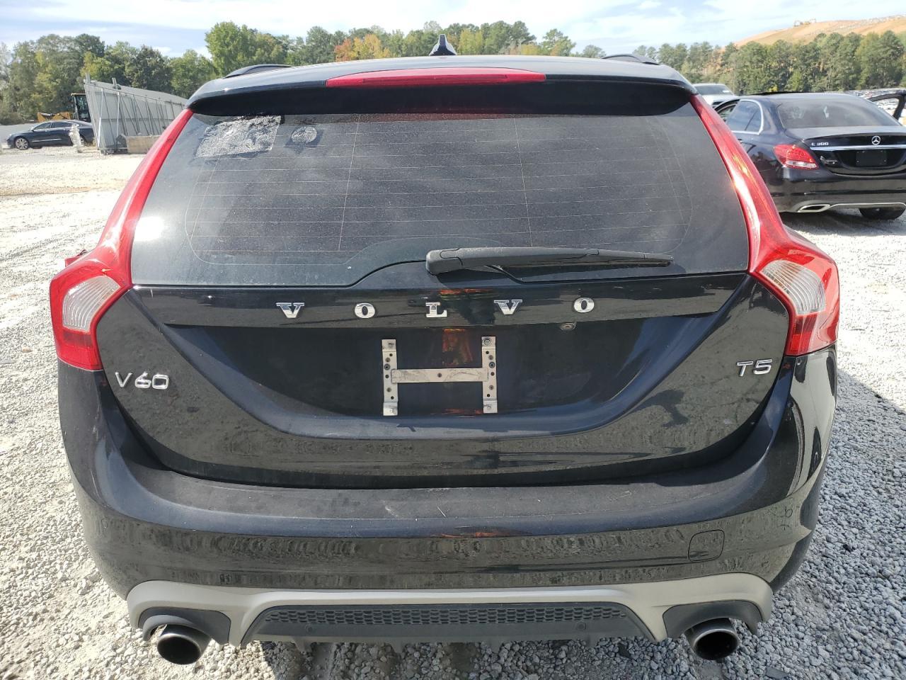 2018 Volvo V60 T5 Dynamic - Image 6