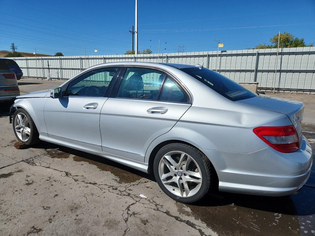 2010 Mercedes-Benz C 300 4Matic - Фото 2