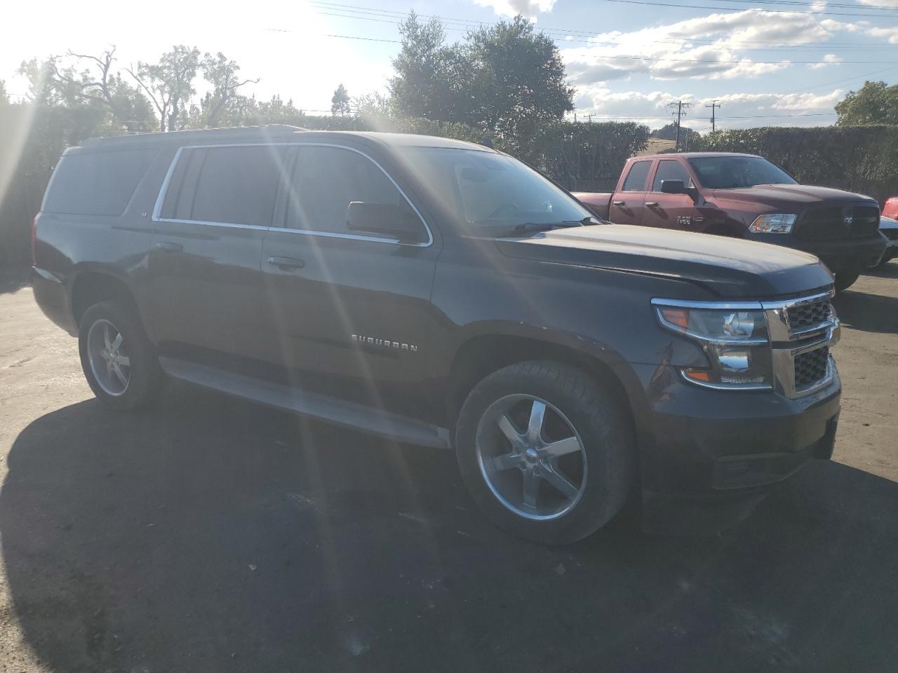 2015 Chevrolet Suburban C1500 Lt - Image 4