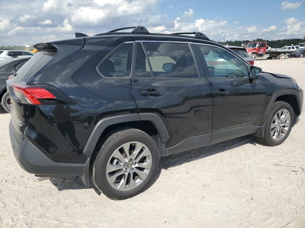 2025 Toyota Rav4 Xle Premium - Фото 3