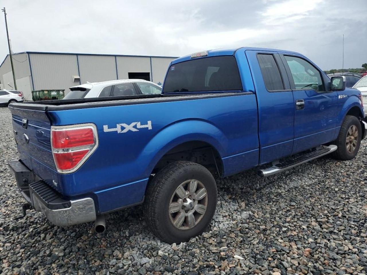 2010 Ford F150 Super Cab - Фото 3