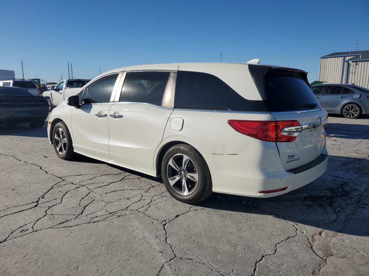 2019 Honda Odyssey Touring - Image 2