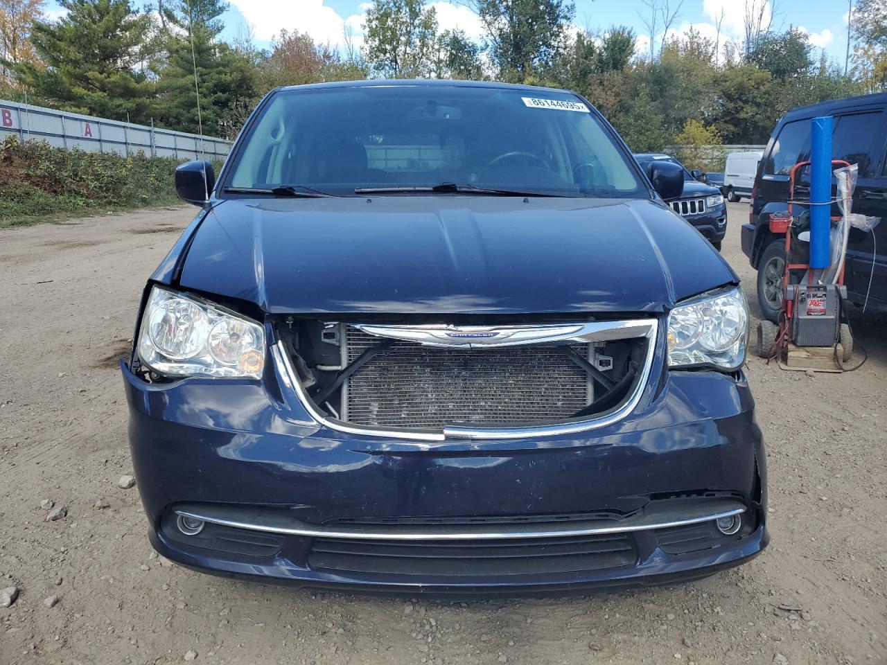 2015 Chrysler Town & Country Touring - Image 5