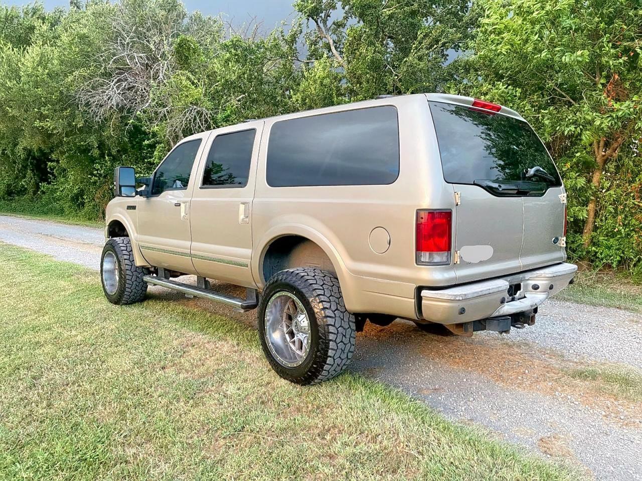 2005 Ford Excursion Limited - Фото 3