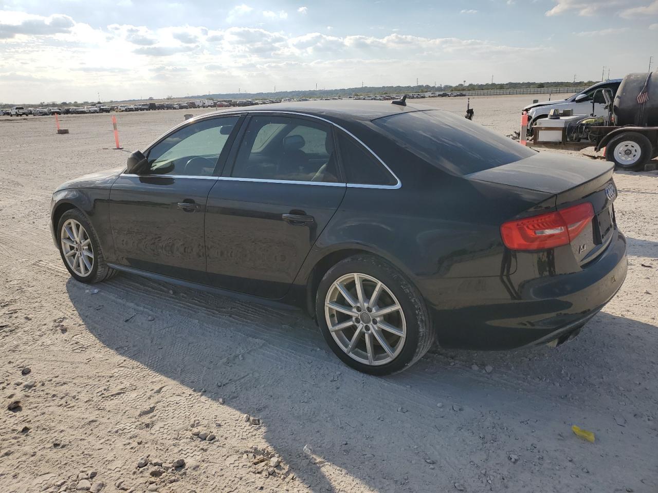 2015 Audi A4 Premium - Фото 2