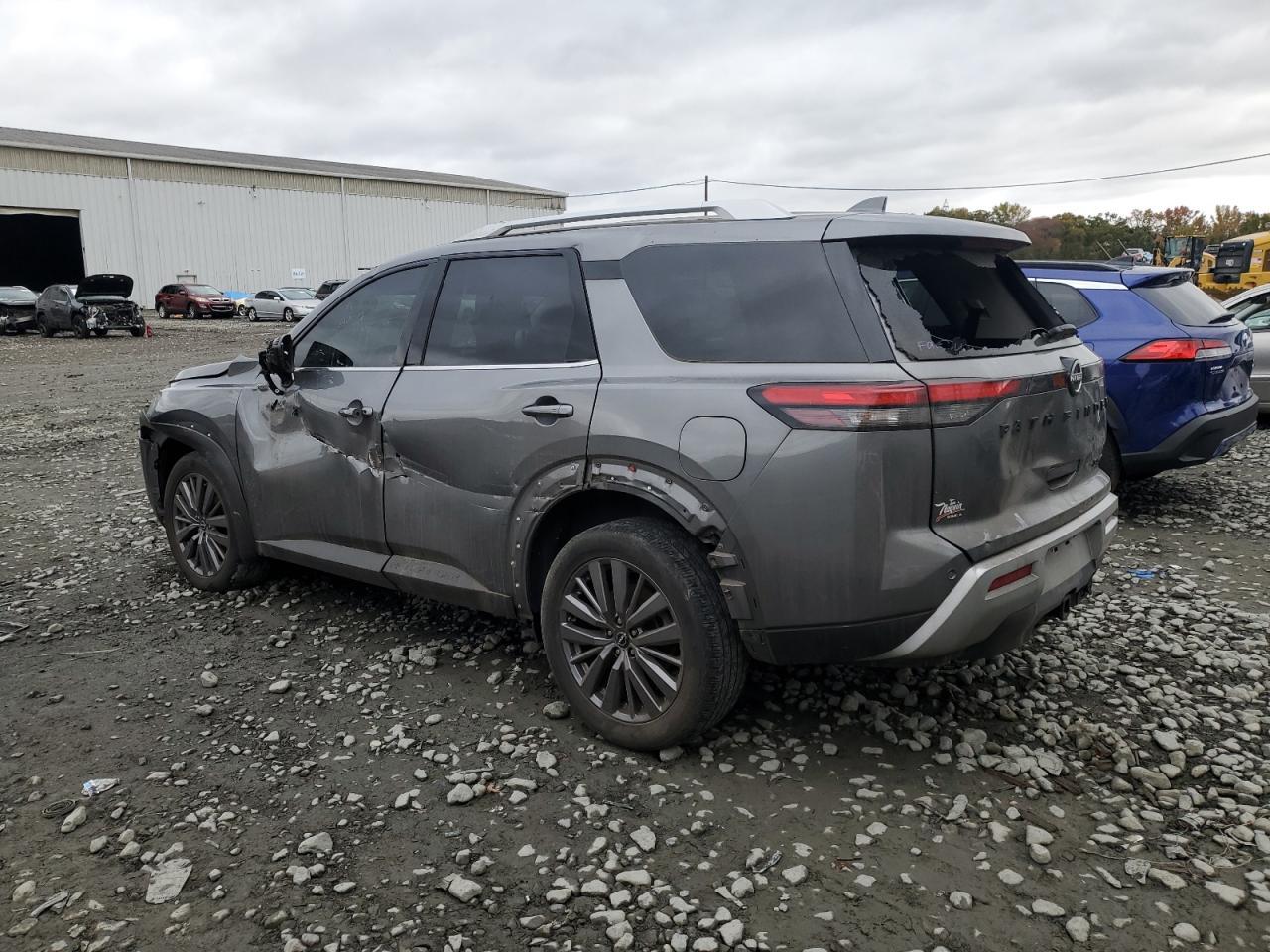 2023 Nissan Pathfinder Sl - Фото 2