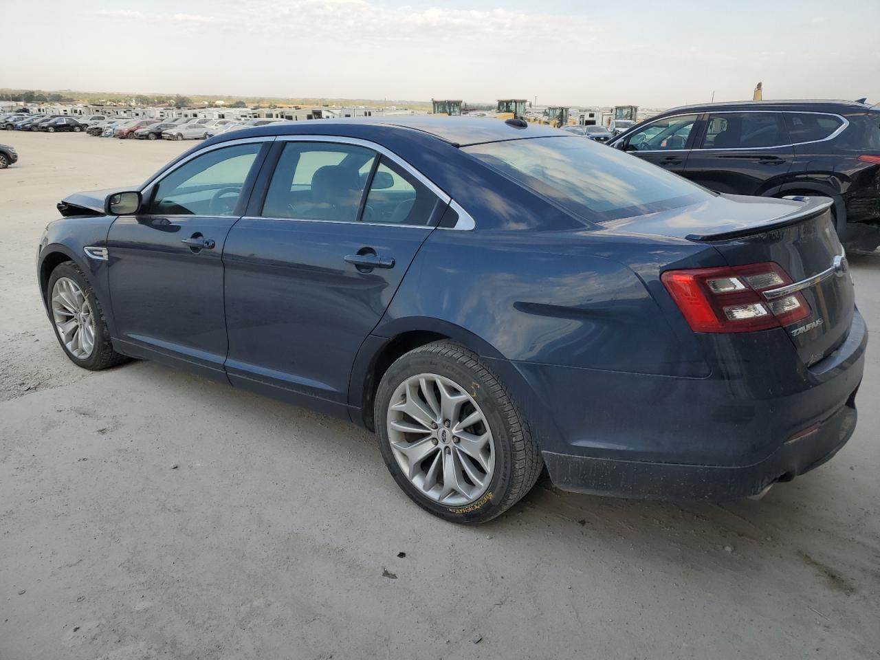 2016 Ford Taurus Limited - Image 2