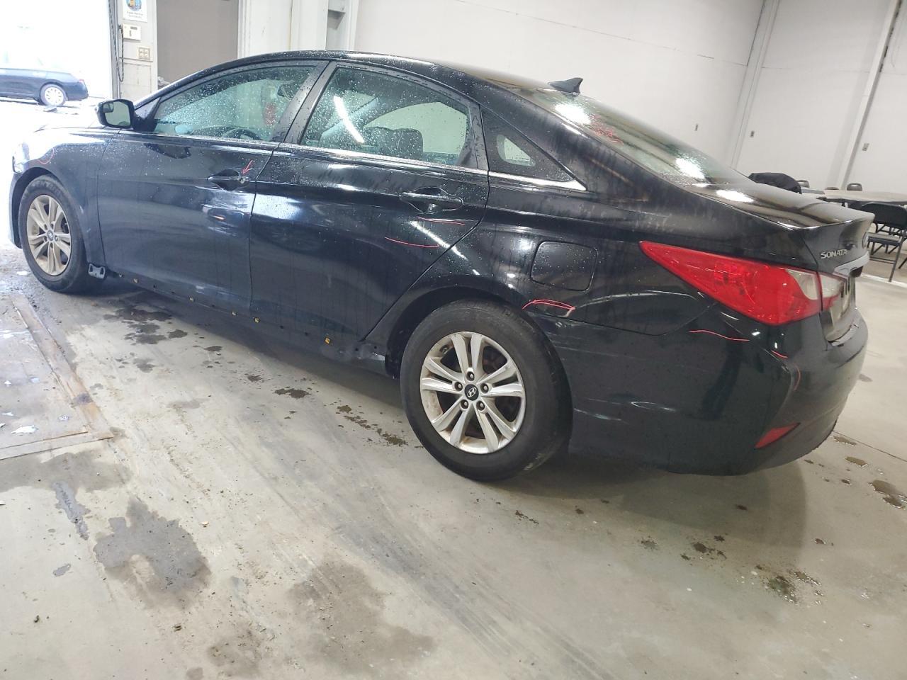 2014 Hyundai Sonata Gls - Image 2