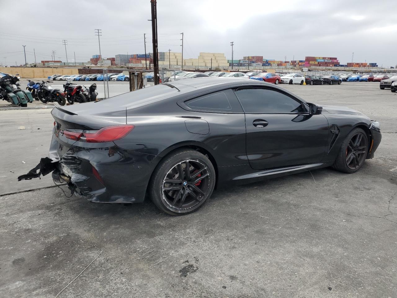 2025 BMW M8 - Фото 3