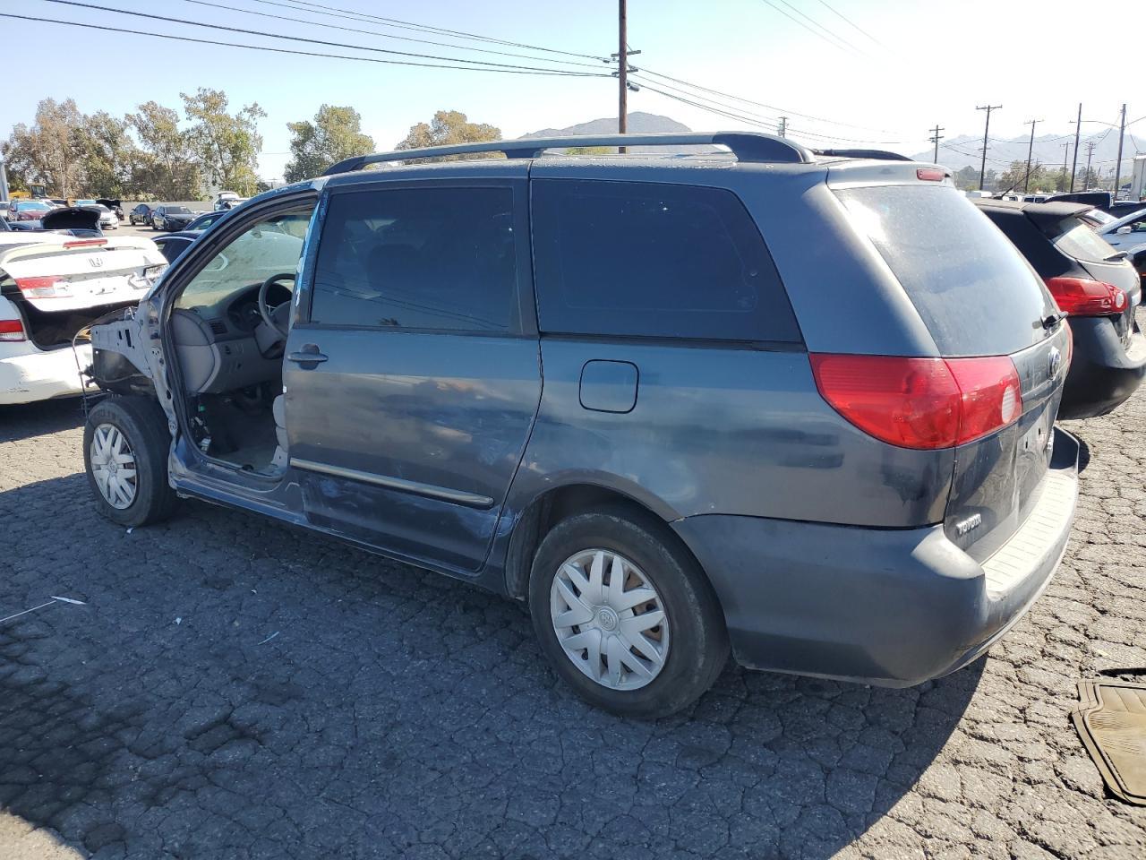 2006 Toyota Sienna Ce - Фото 2