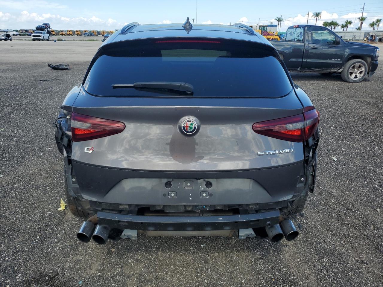 2019 Alfa Romeo Stelvio Quadrifoglio - Фото 6
