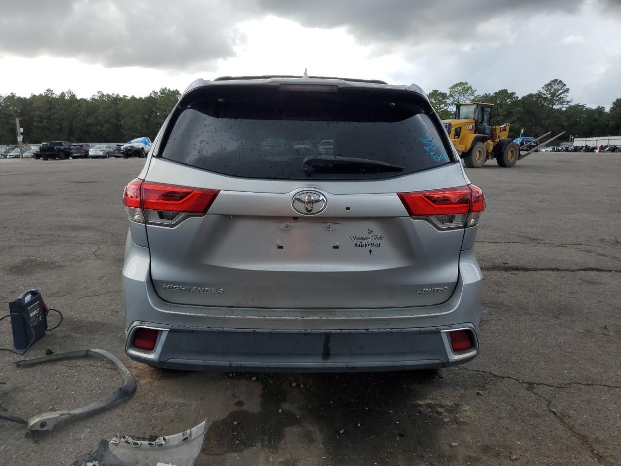 2017 Toyota Highlander Limited - Фото 6