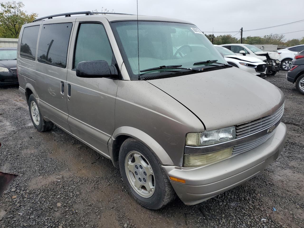 2004 Chevrolet Astro - Фото 4
