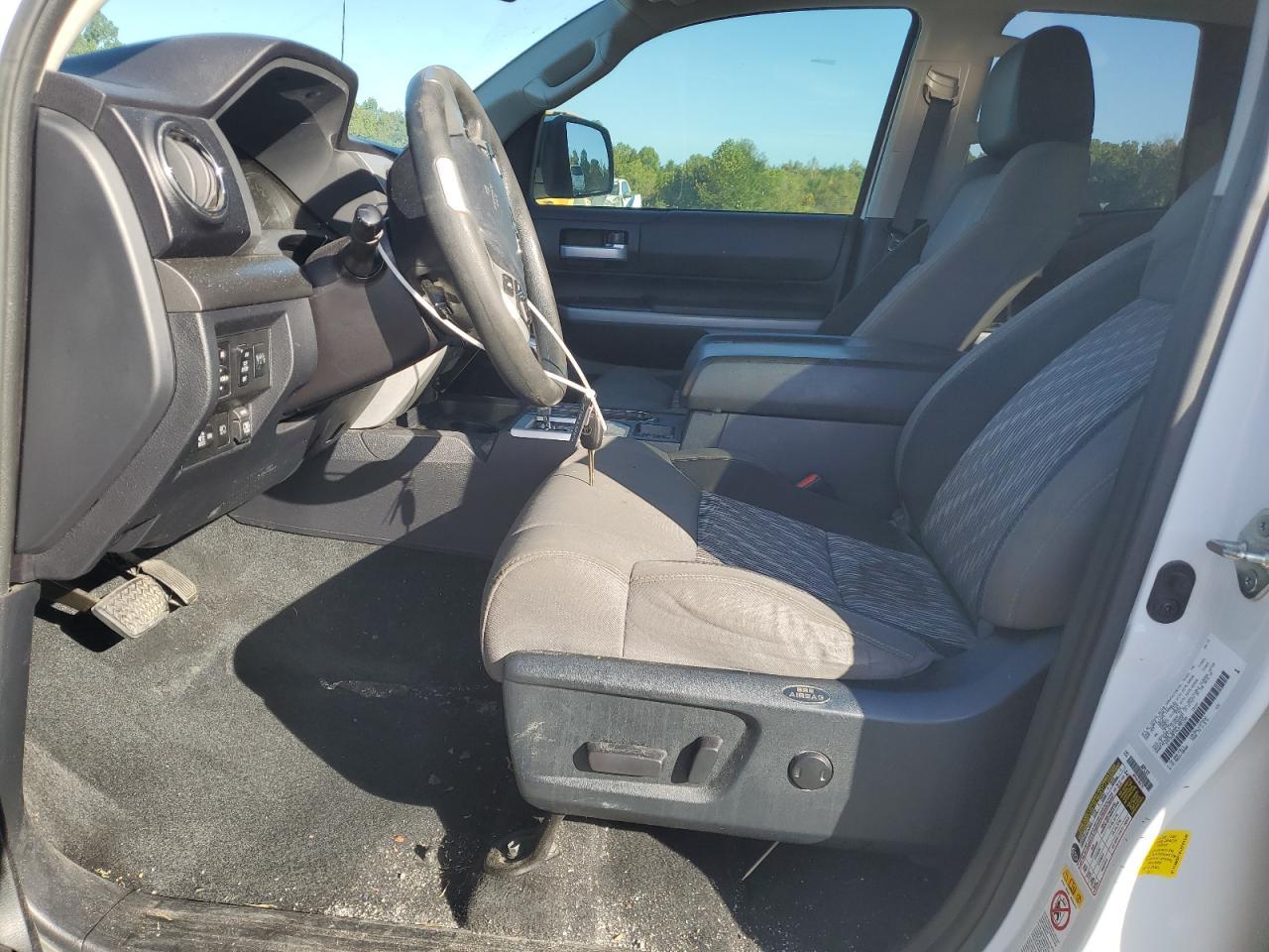 2018 Toyota Tundra Double Cab Sr - Image 7