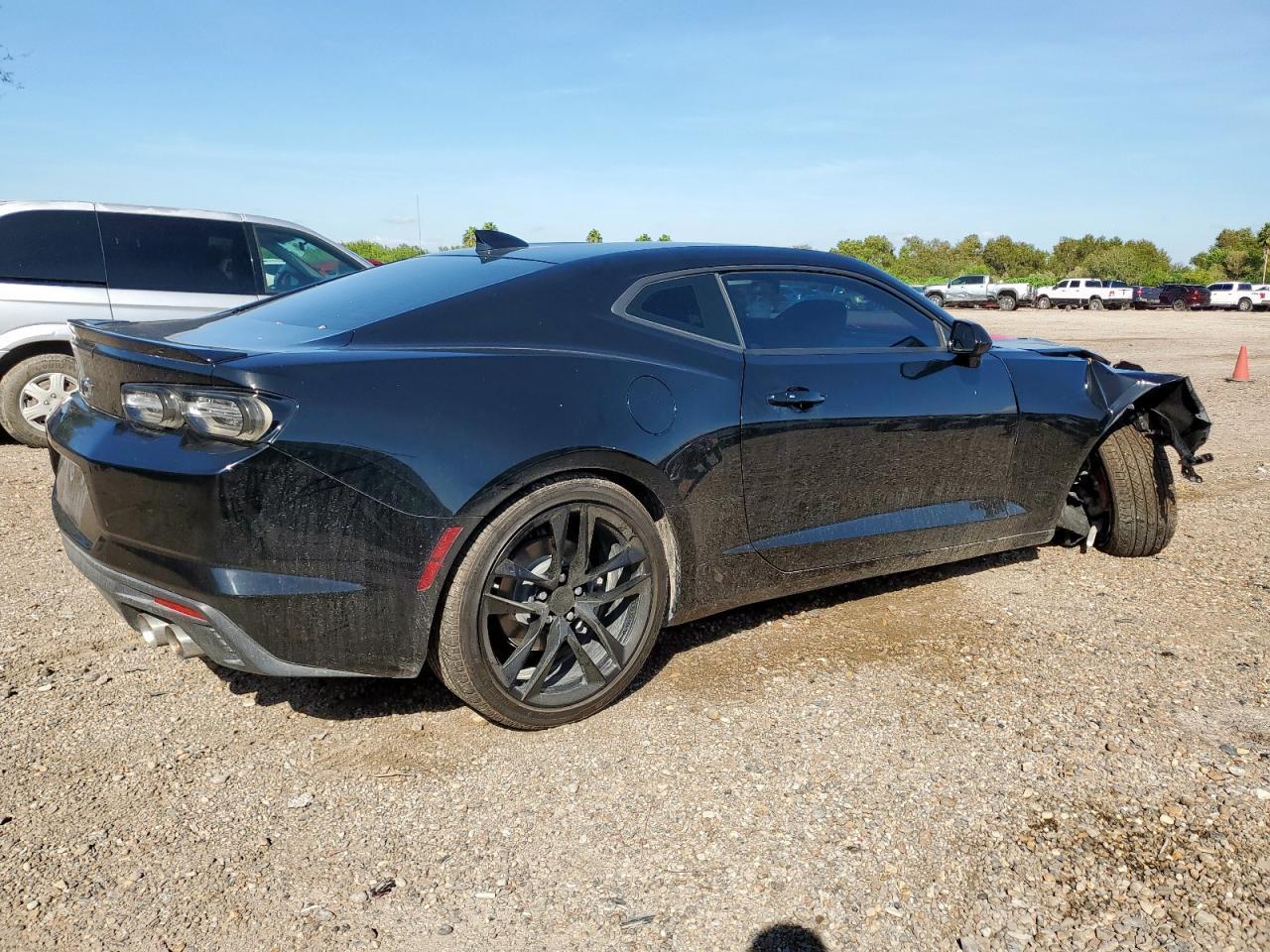 2024 Chevrolet Camaro Lt1 - Фото 3