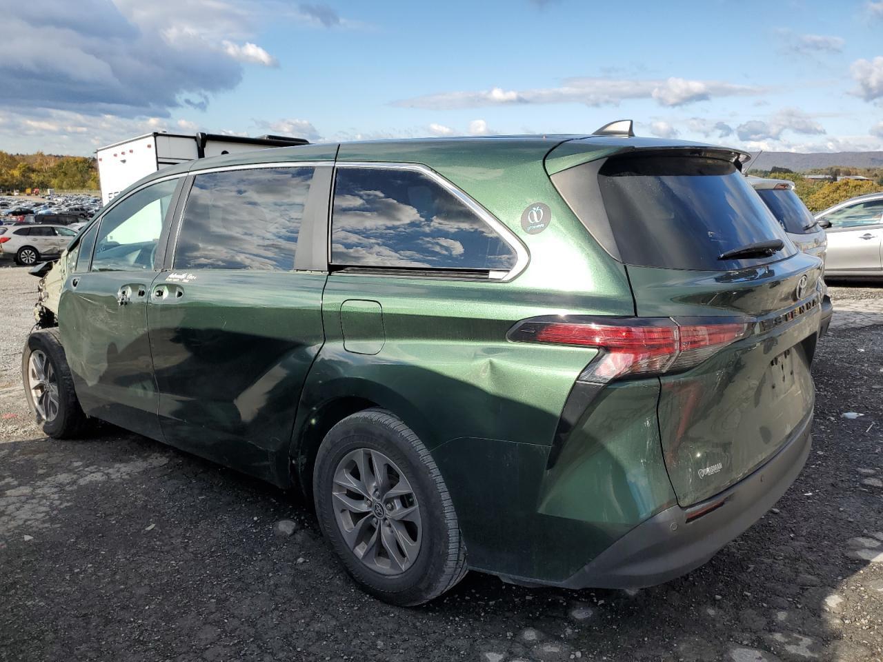 2022 Toyota Sienna Xle - Фото 2