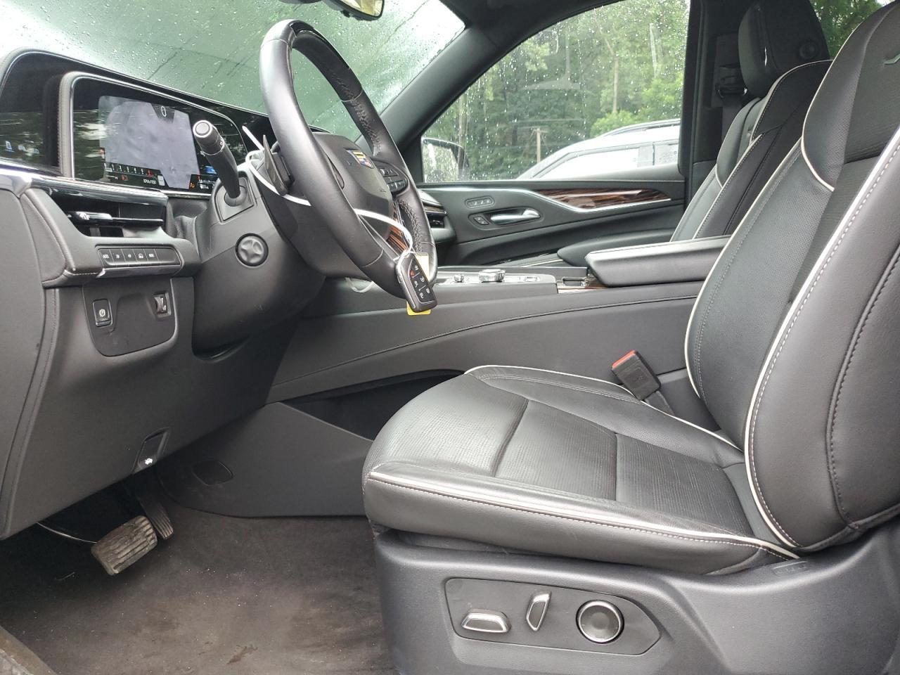 2024 Cadillac Escalade Premium Luxury - Image 7