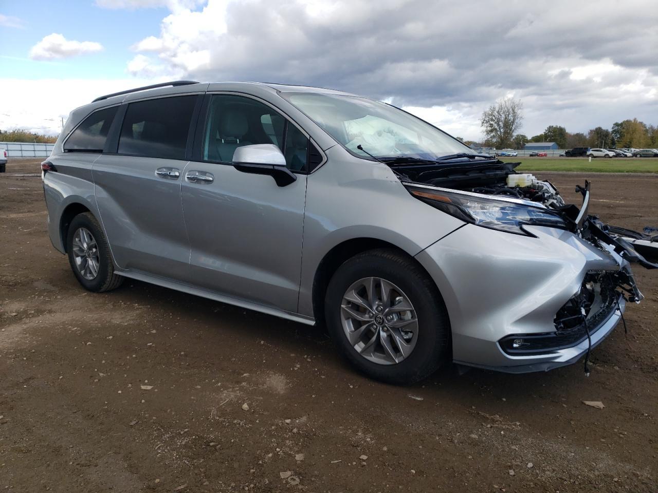 2025 Toyota Sienna Xle - Фото 4