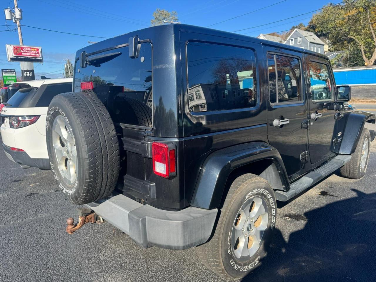 2014 Jeep Wrangler Unlimited Sahara - Image 4