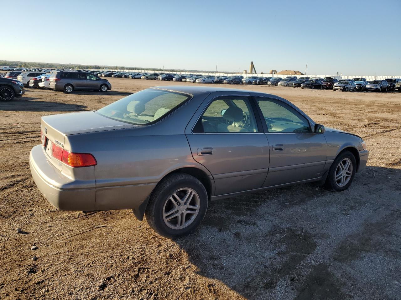 2000 Toyota Camry Le - Image 3