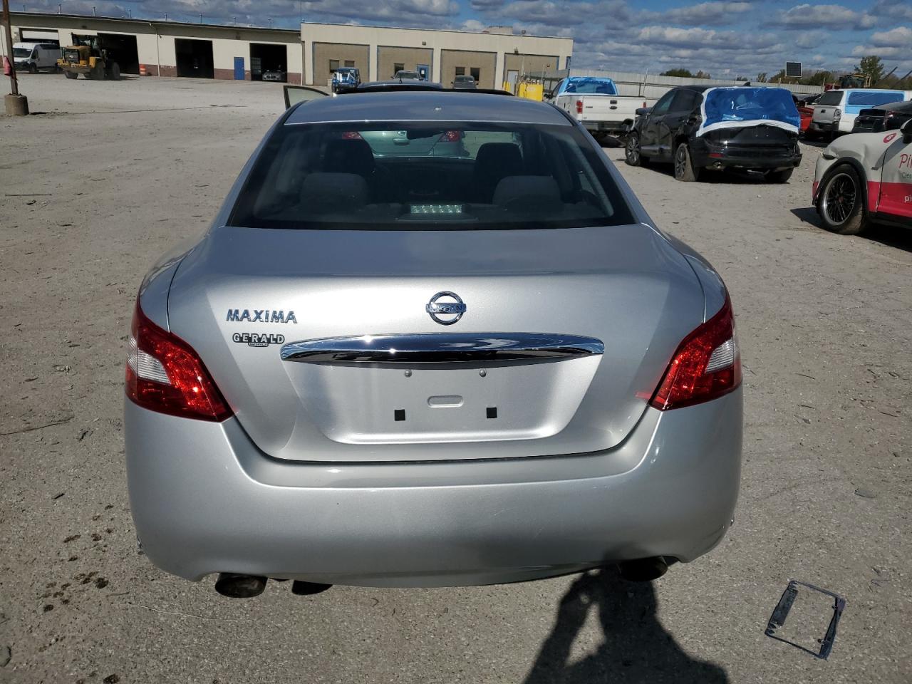 2010 Nissan Maxima S - Фото 6