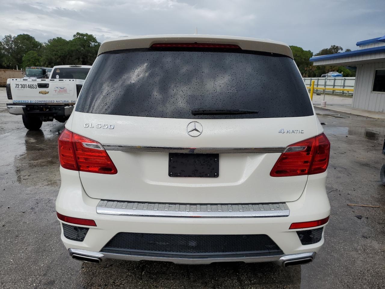 2015 Mercedes-Benz Gl 550 4Matic - Image 6