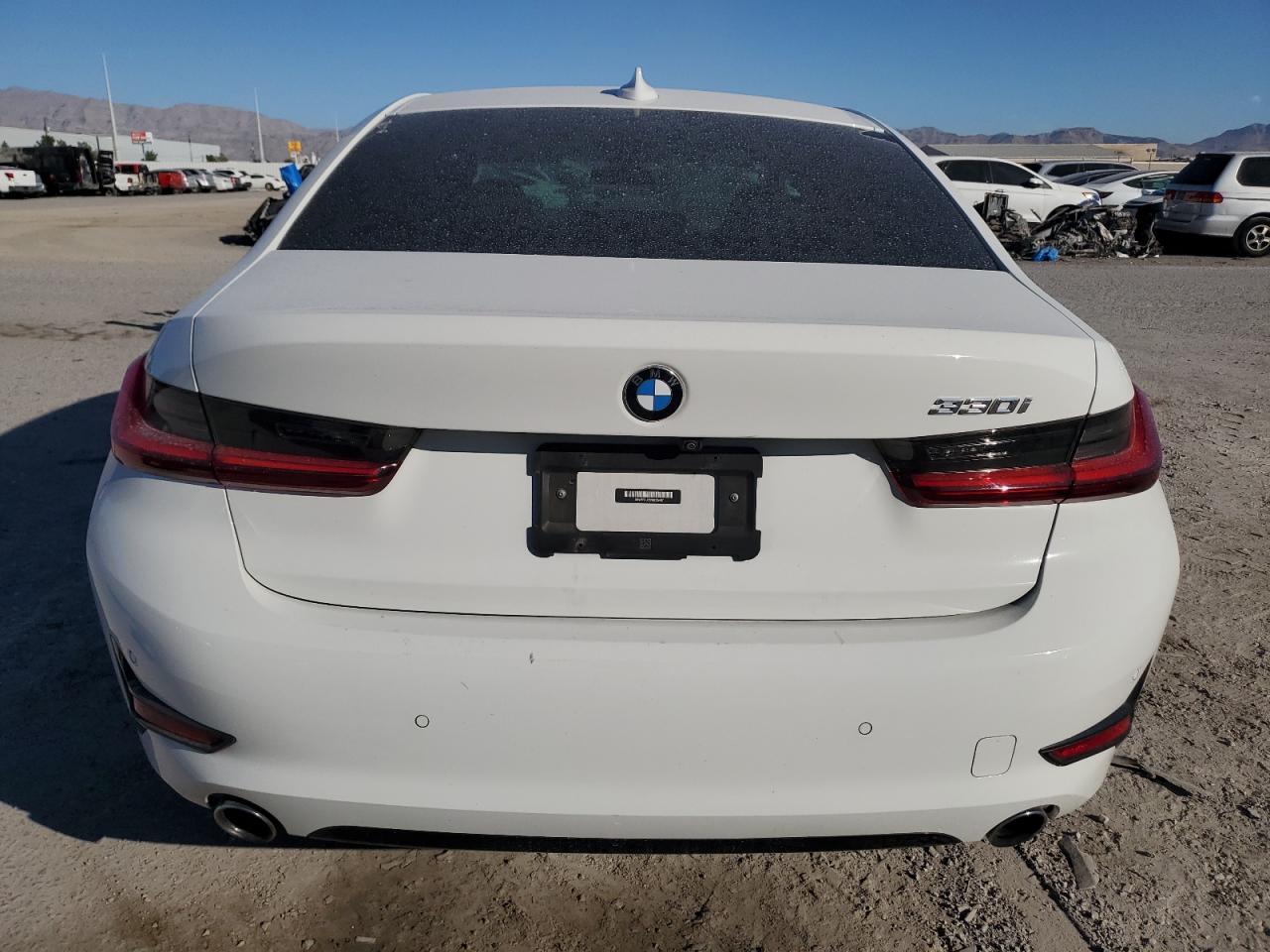 2022 BMW 330I - Фото 6