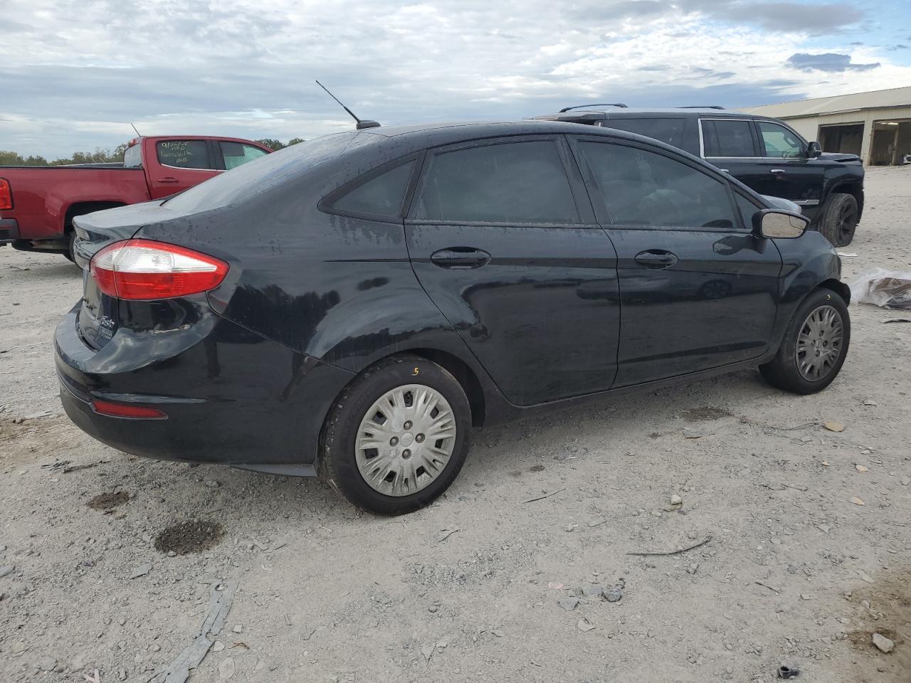2019 Ford Fiesta S - Фото 3