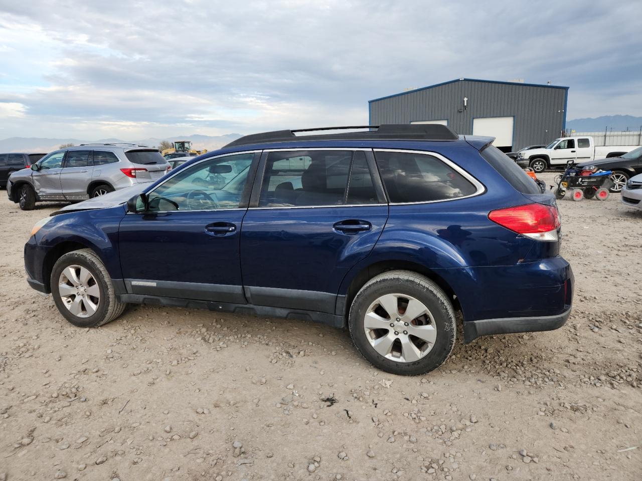 2010 Subaru Outback 2.5I Limited - Фото 2