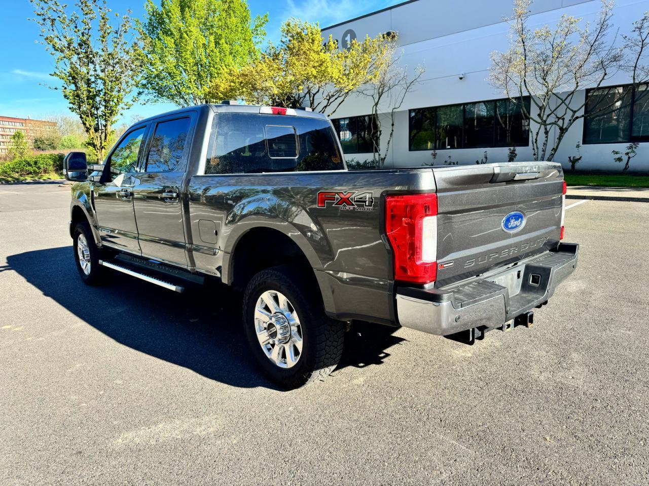 2018 Ford F350 Super Duty - Фото 3