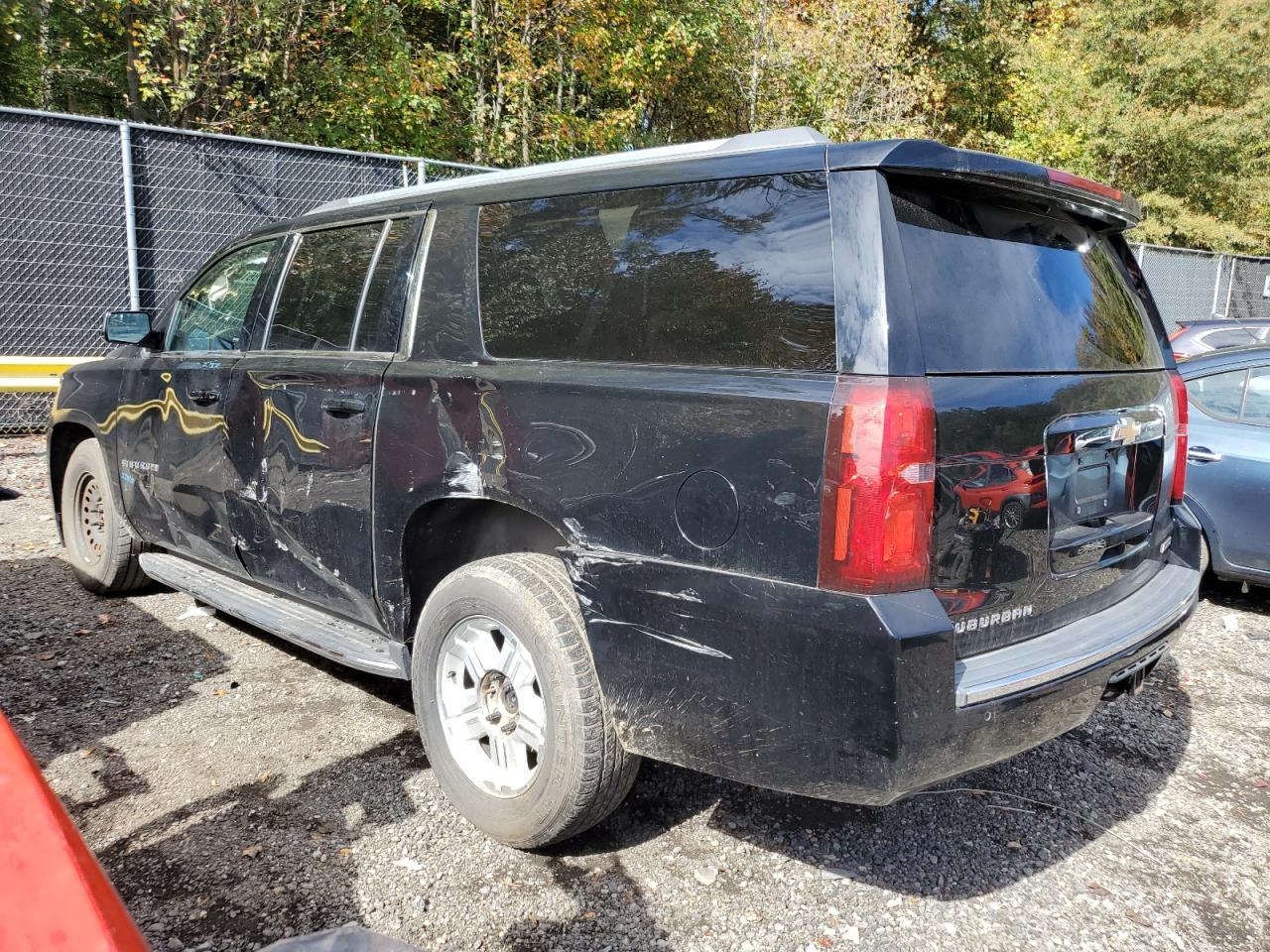 2017 Chevrolet Suburban K1500 Premier - Image 2