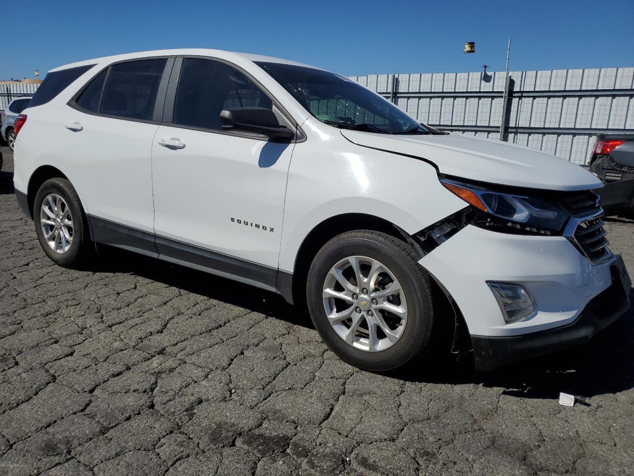 2020 Chevrolet Equinox Ls - Image 4