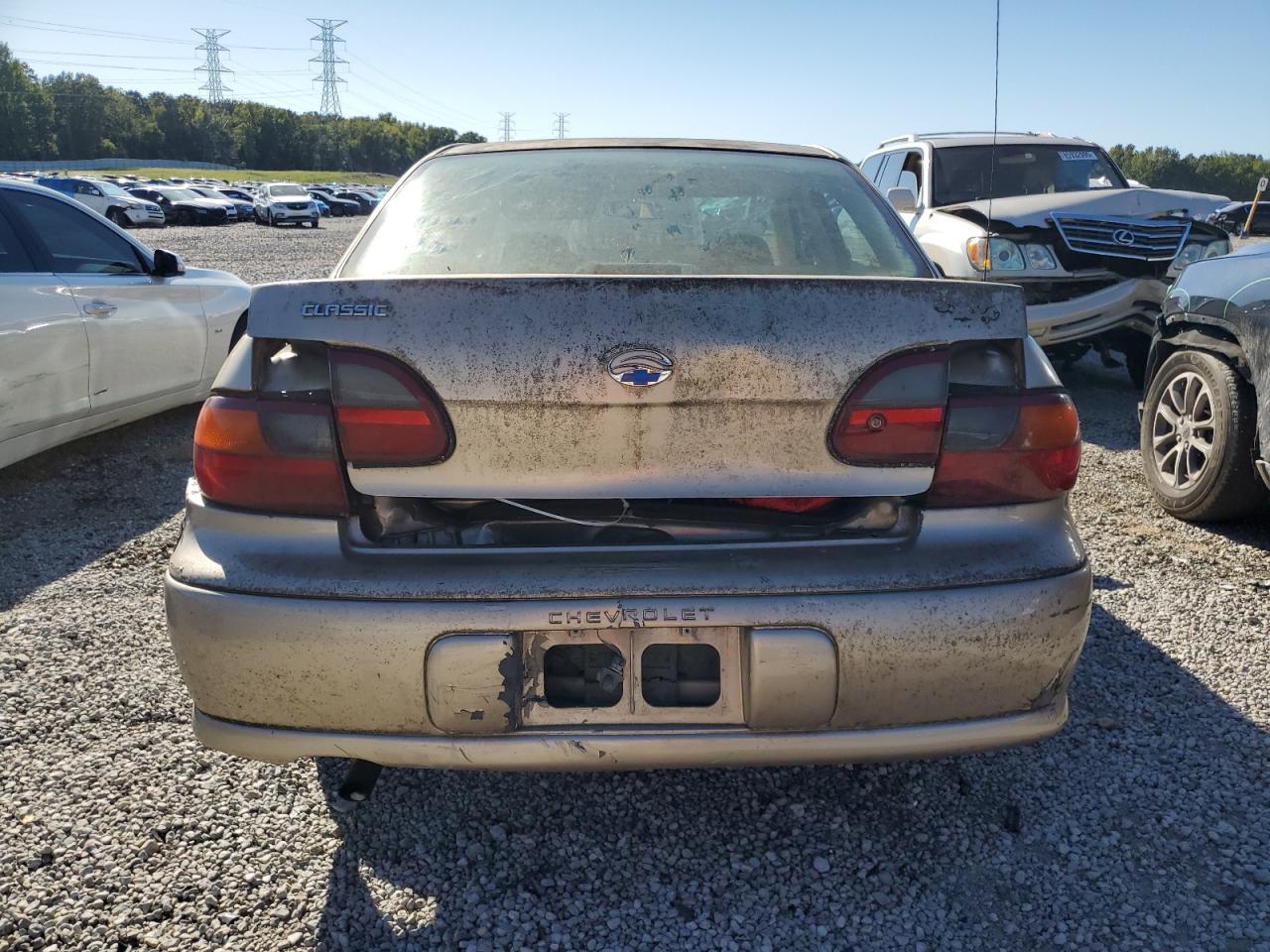 2004 Chevrolet Classic - Фото 6