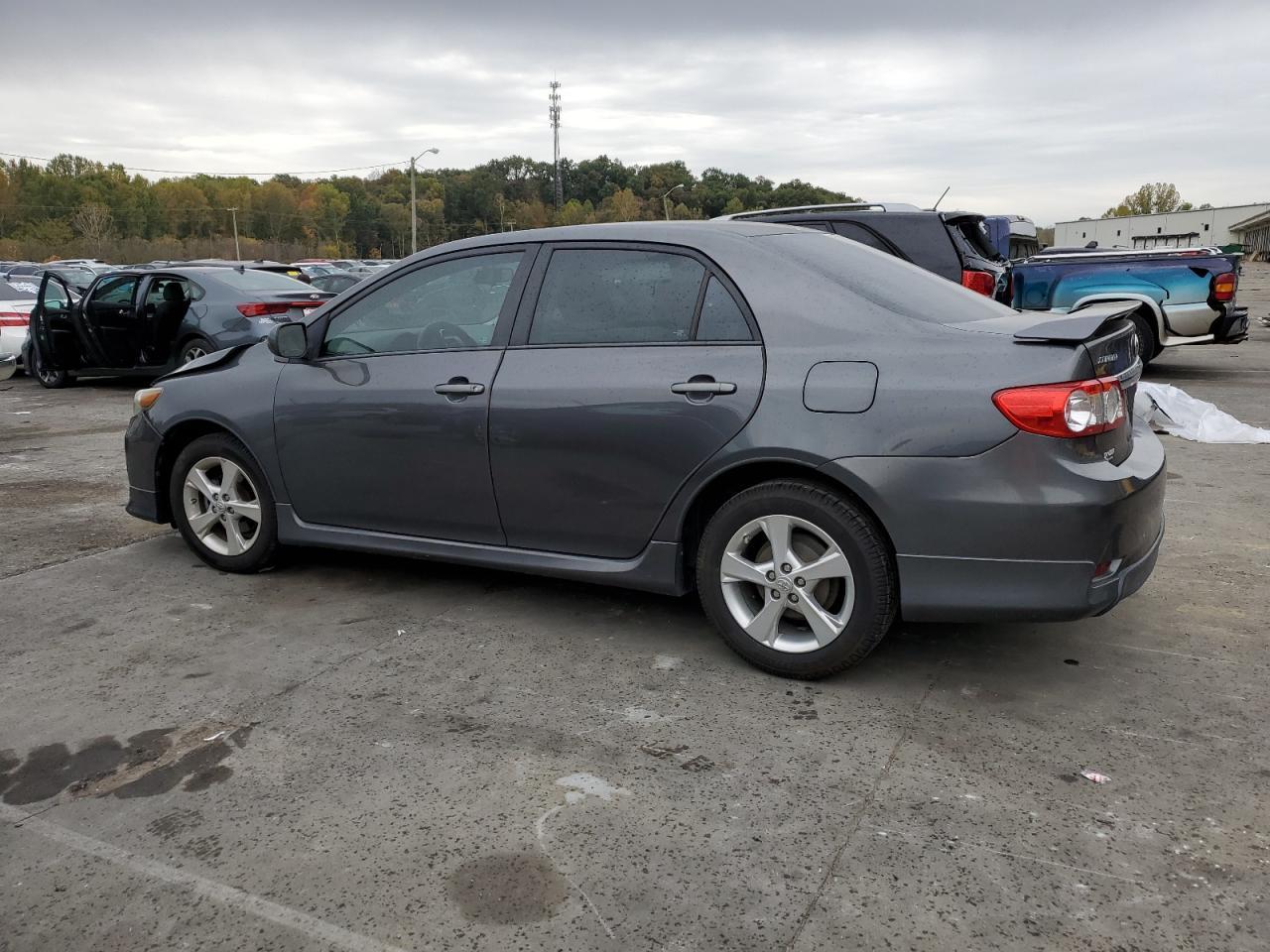 2013 Toyota Corolla Base - Фото 2