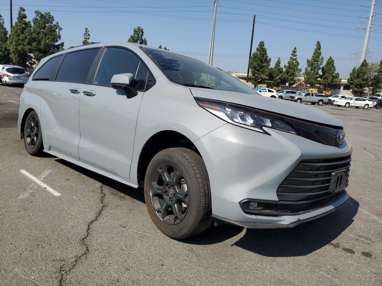 2025 Toyota Sienna Xse - Фото 4