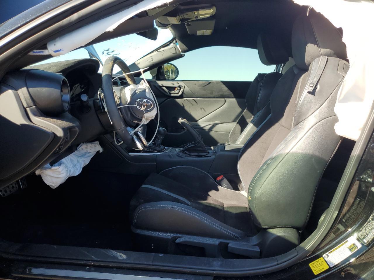 2025 Toyota Gr 86 Premium - Image 7