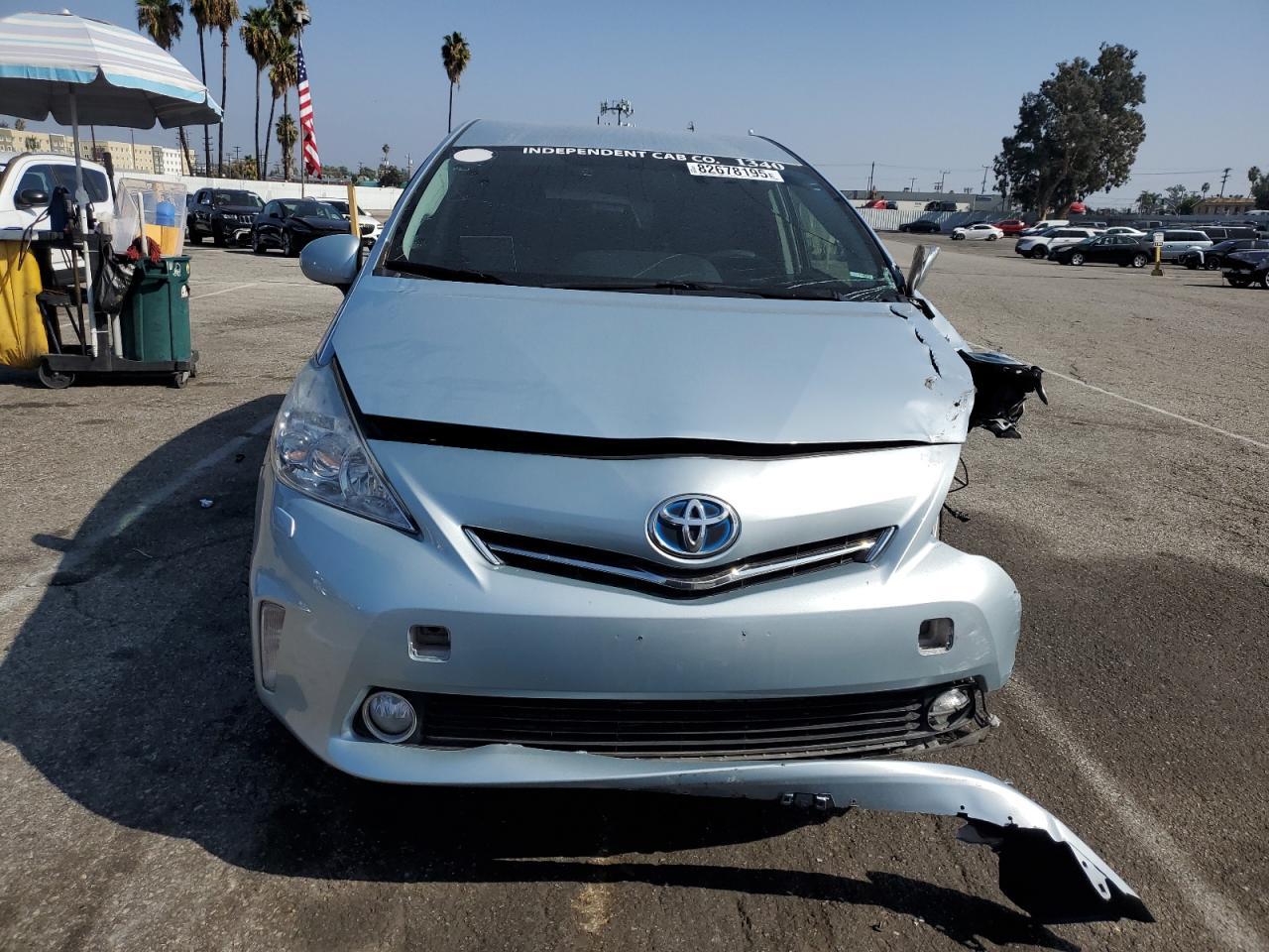 2012 Toyota Prius V - Image 5