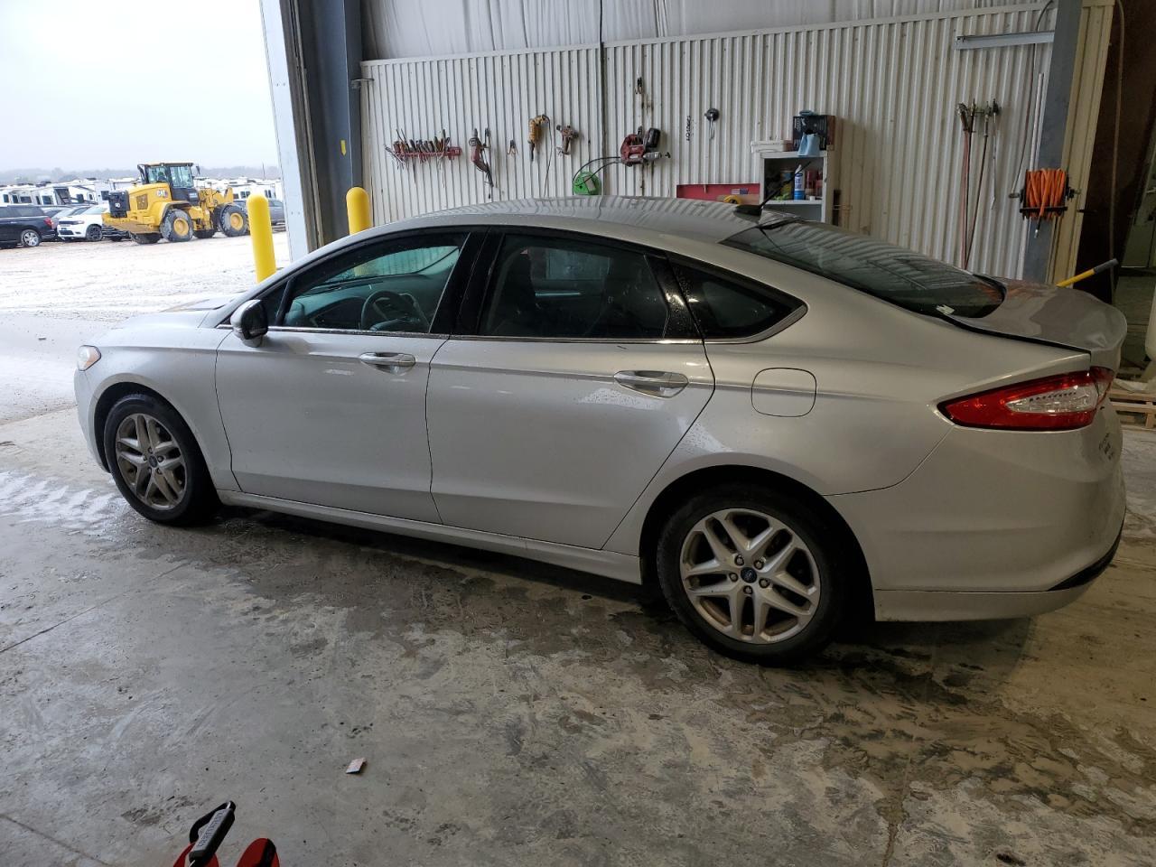 2013 Ford Fusion Se - Фото 2