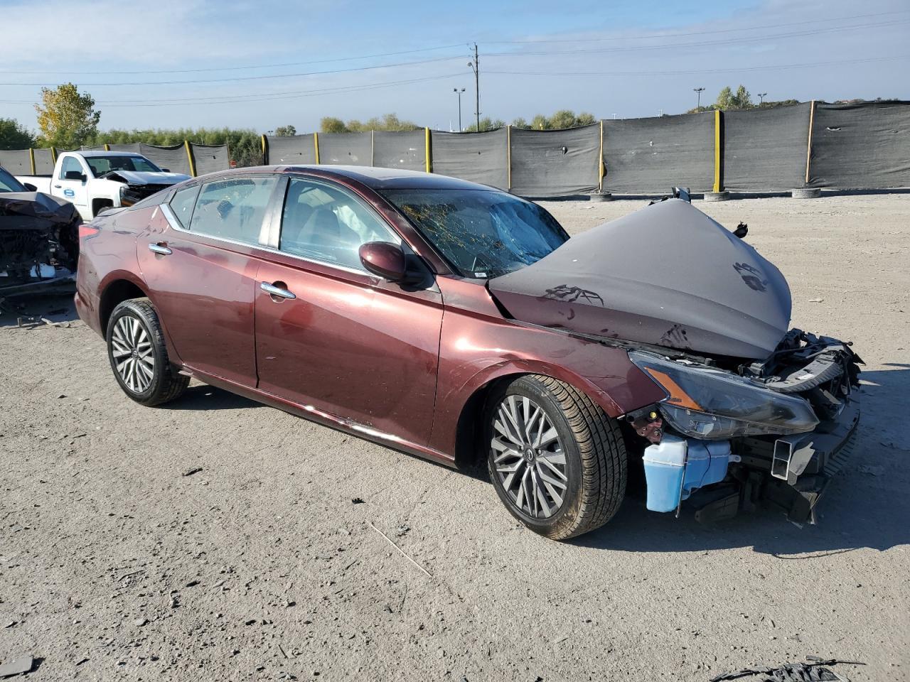 2023 Niss Altima - Фото 4